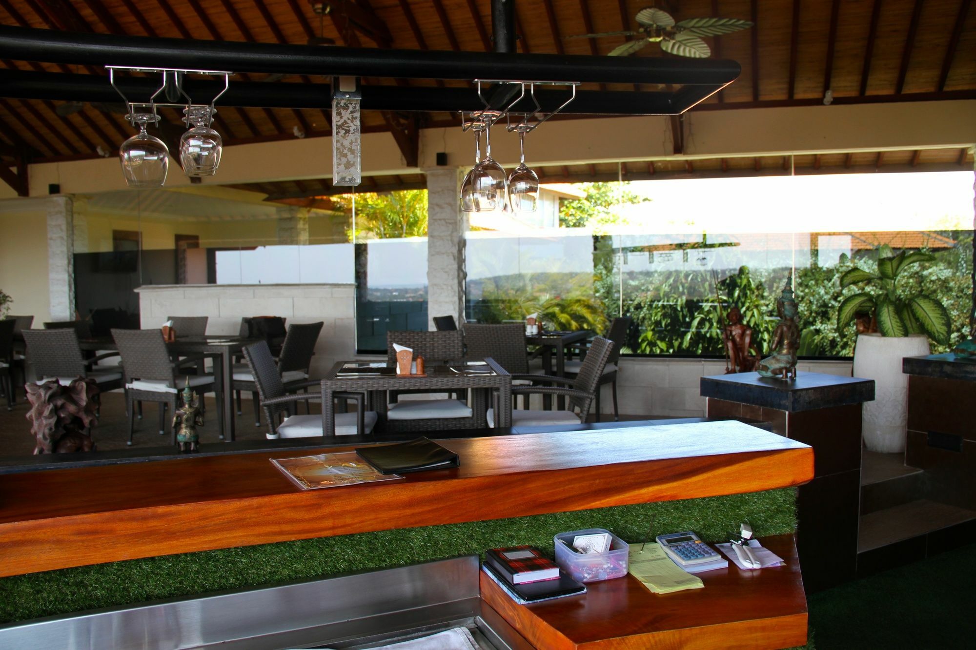 Jimbaran Cliffs Private Pool Hotel & Spa Exterior photo